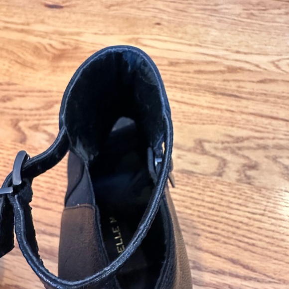 Pelle Moda Black Wedge Booties - Picture 5 of 8